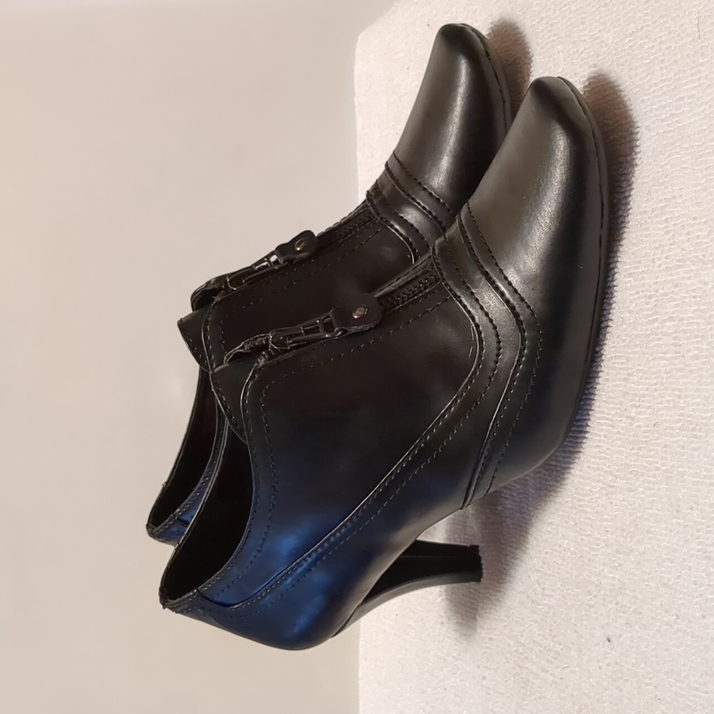 Aerosoles Twin Mill Heels